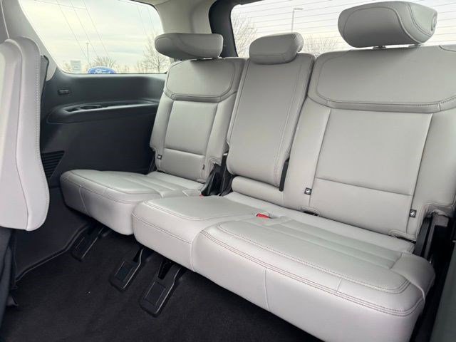 Used 2025 Ford Expedition Active image 30