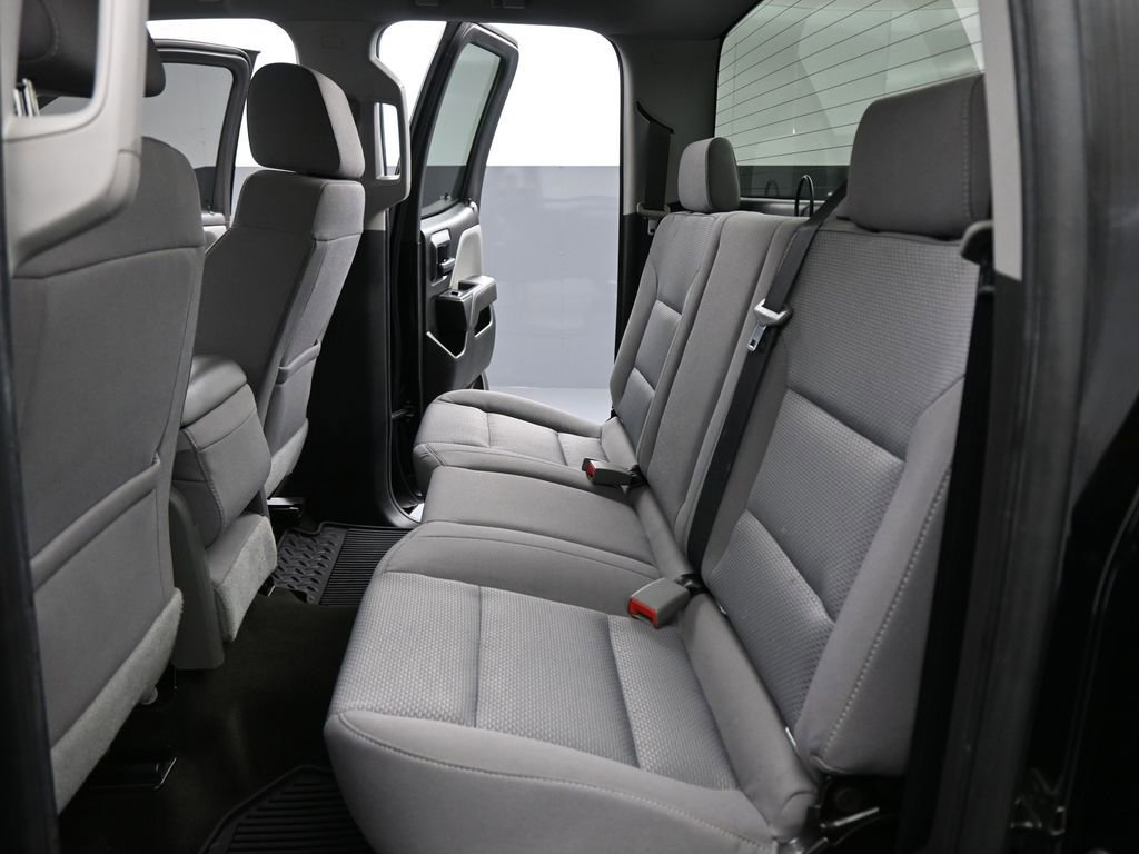 Used 2018 Chevrolet Silverado 1500 Custom w/ Custom Value Package image 14