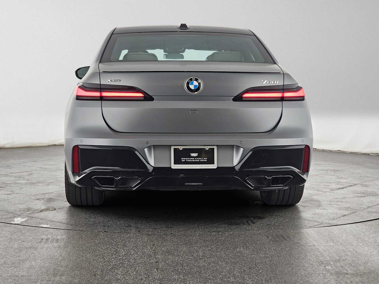 Used 2023 BMW 760i xDrive AWD/4WD image 4