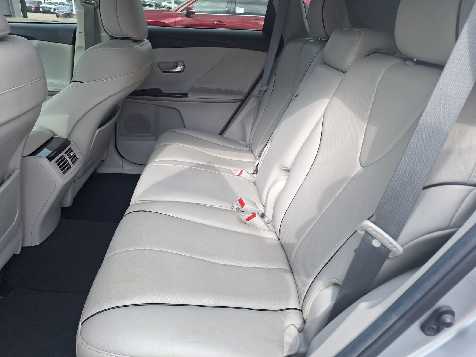 Used 2015 Toyota Venza XLE w/ XLE Premium Package image 31