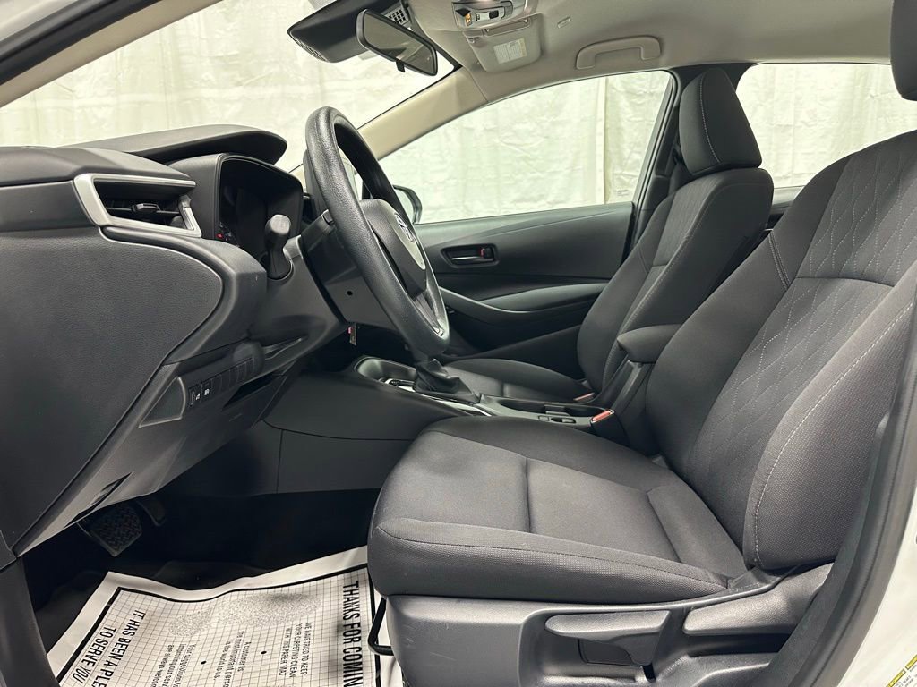 Used 2025 Toyota Corolla LE FWD image 14