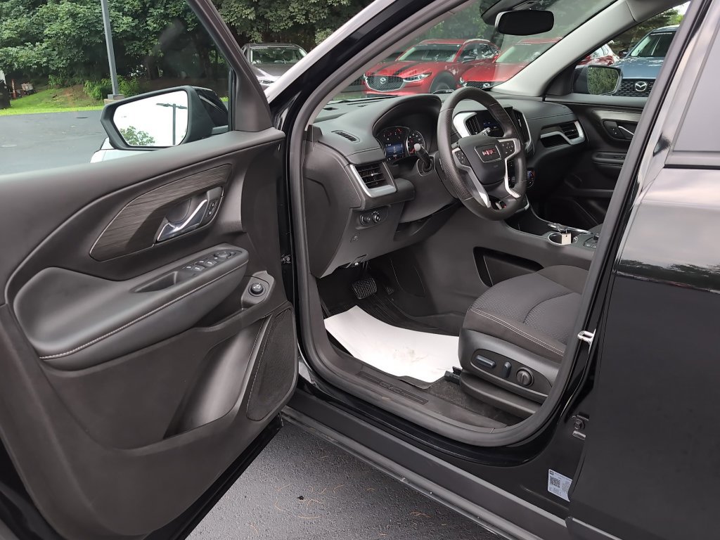 Used 2024 GMC Terrain SLE w/ Driver Convenience Package AWD/4WD image 14