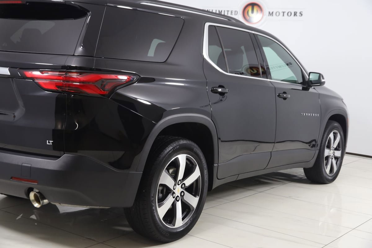 Used 2023 Chevrolet Traverse LT w/ LT Premium Package AWD/4WD image 46