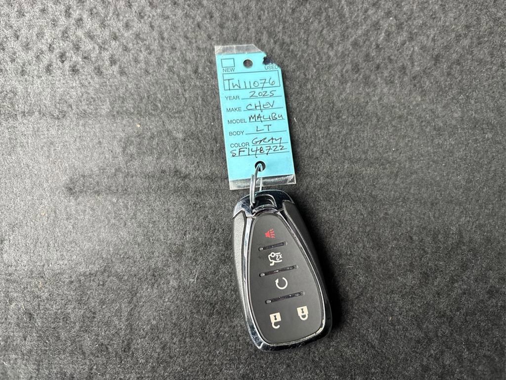 Used 2025 Chevrolet Malibu LT FWD image 35
