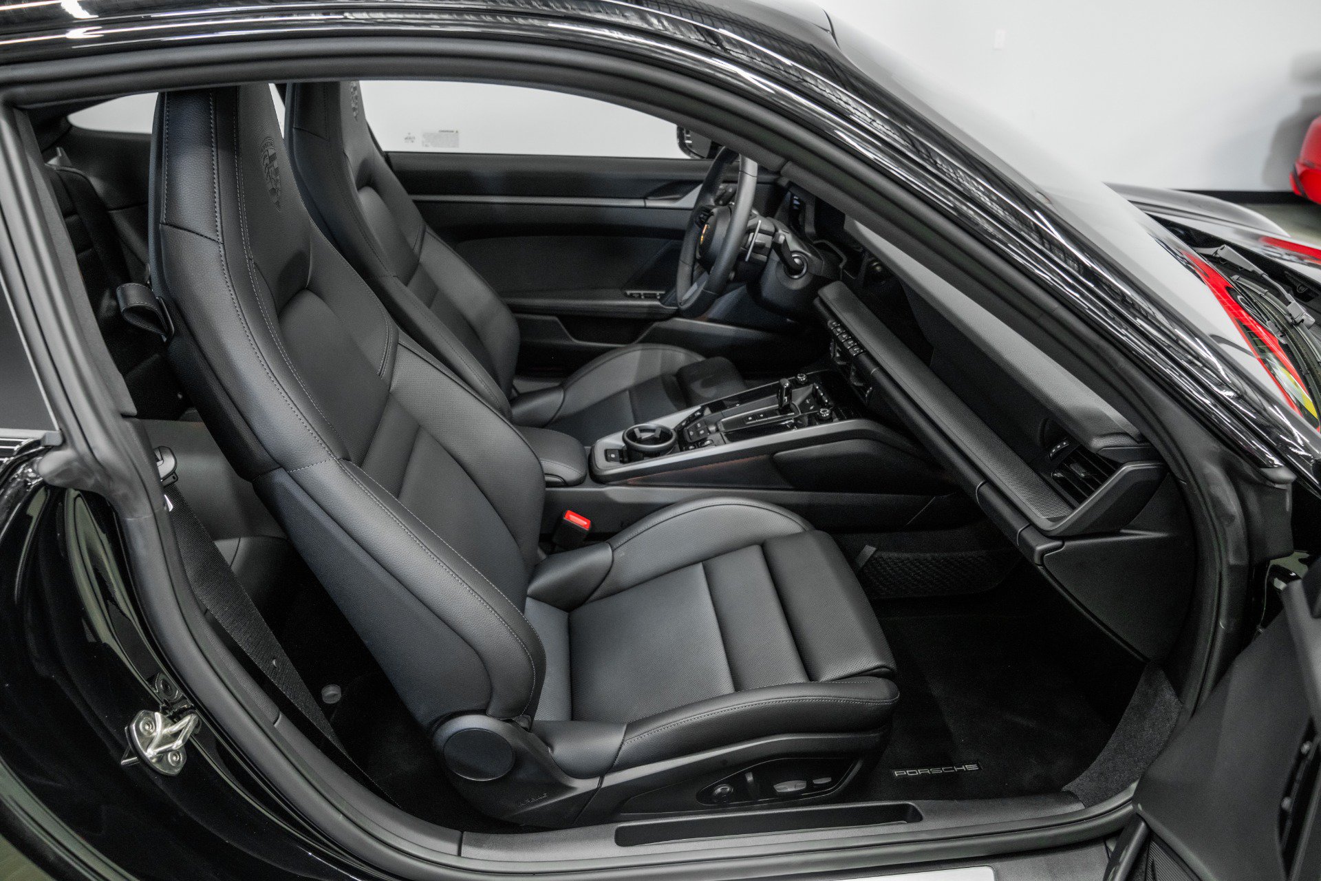Used 2025 Porsche 911 Carrera RWD image 20