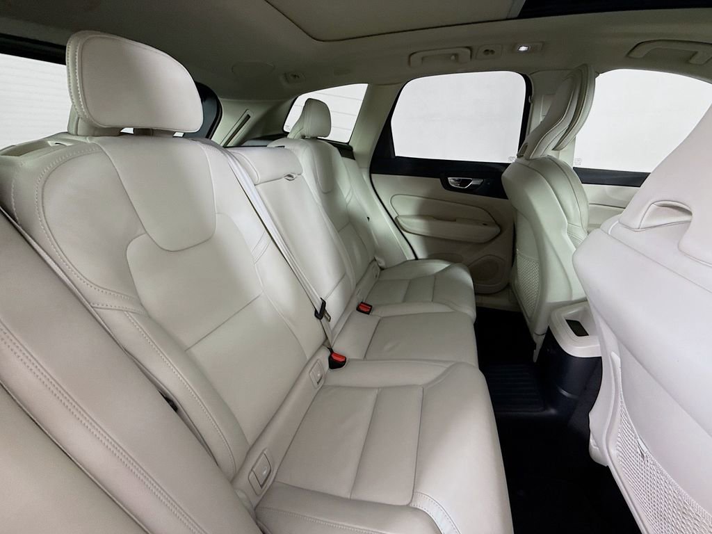 Used 2025 Volvo XC60 T8 Ultra w/ Protection Package Premier image 29