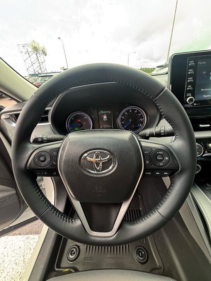 Used 2021 Toyota Venza LE AWD/4WD image 13