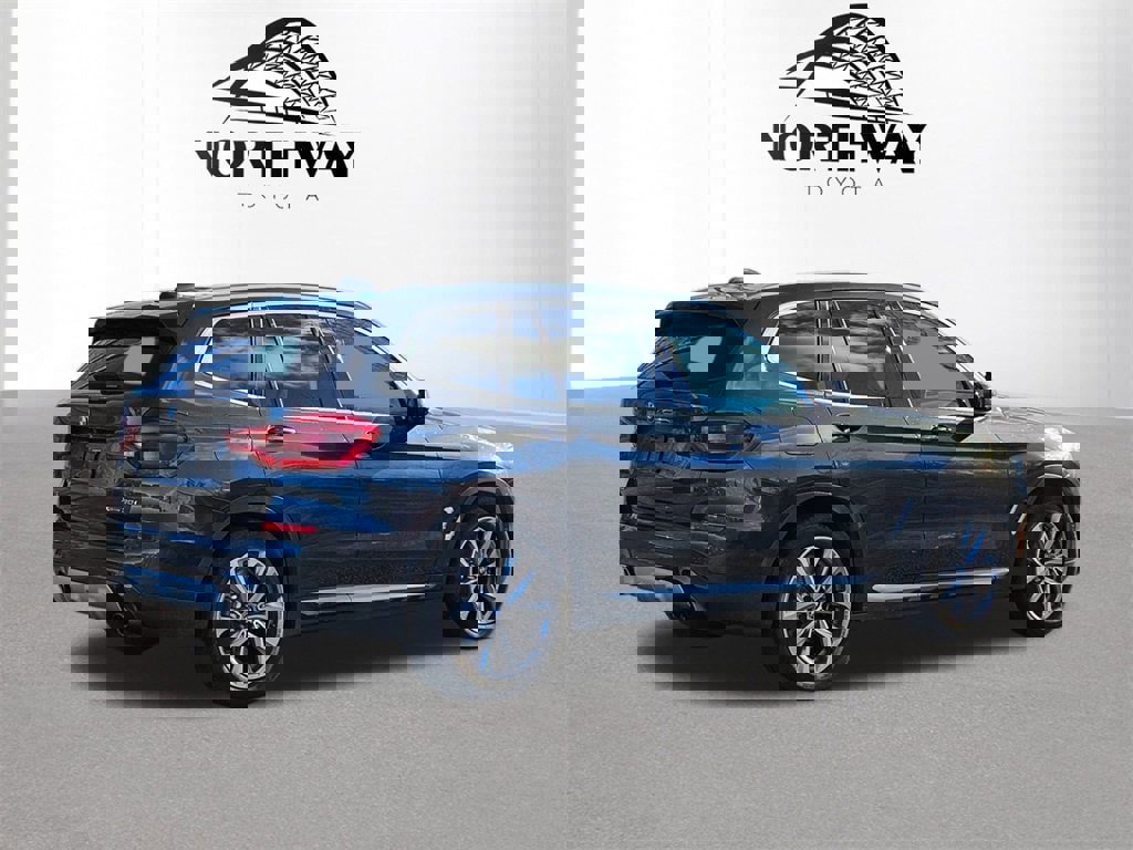 Used 2018 BMW X3 xDrive30i w/ Executive Package image 4