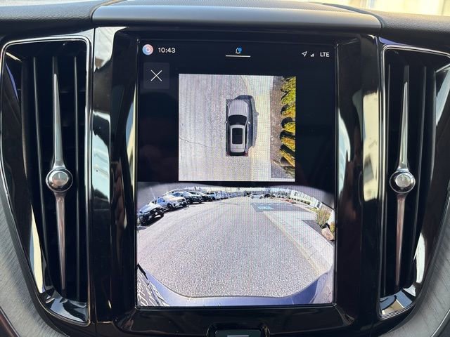 Used 2025 Volvo XC60 B5 Plus AWD/4WD image 26