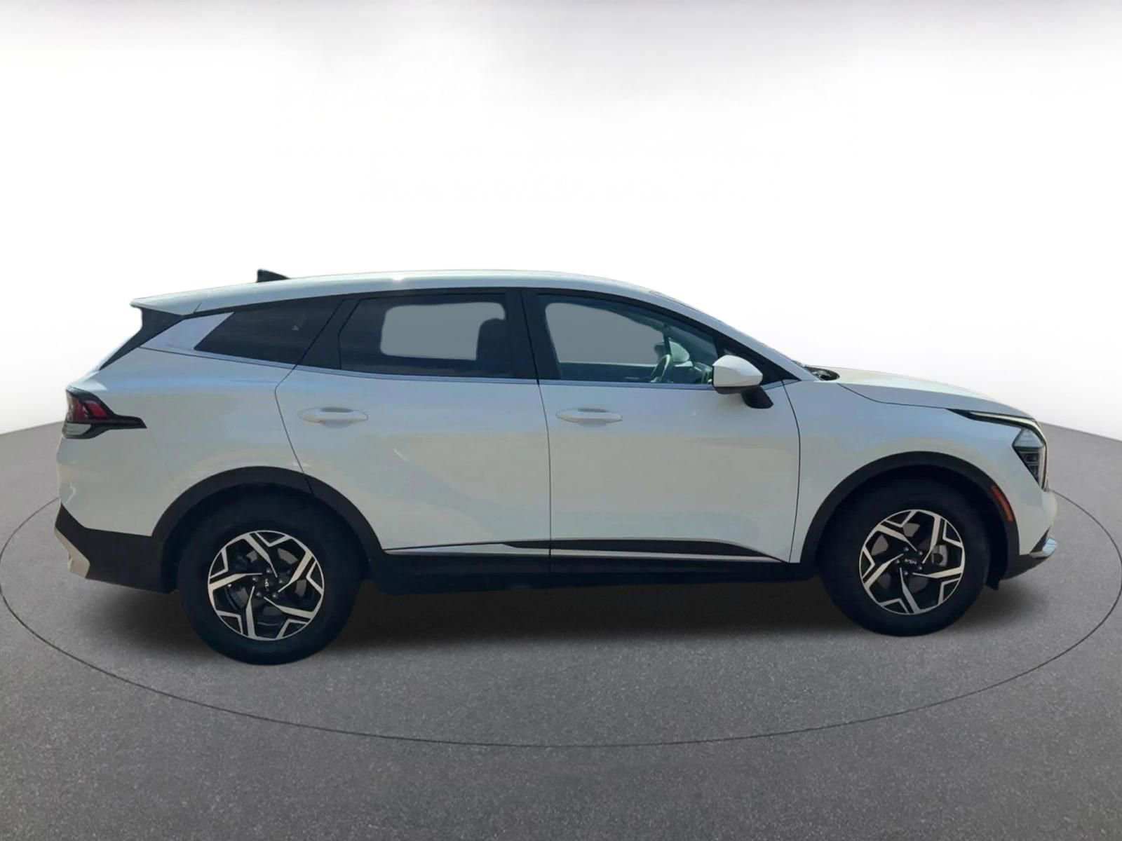 Used 2025 Kia Sportage LX FWD image 16