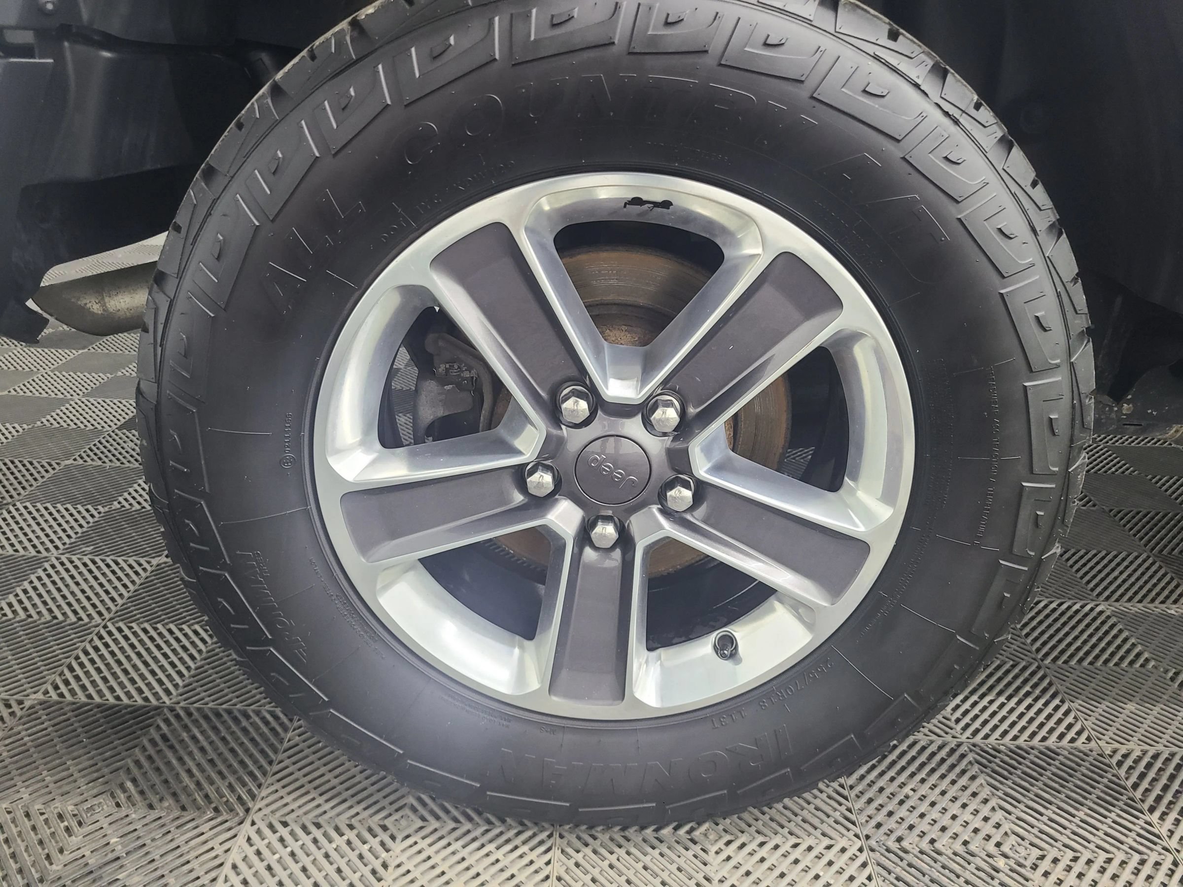 Used 2020 Jeep Wrangler Unlimited Sahara AWD/4WD image 16