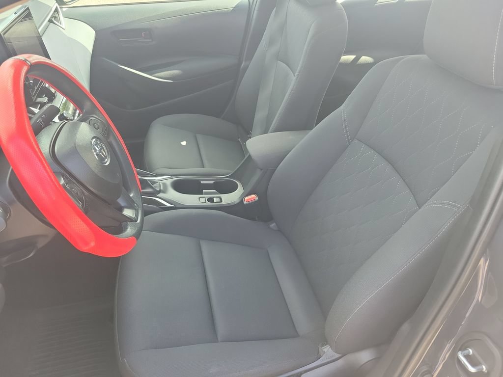 Used 2025 Toyota Corolla LE FWD image 10