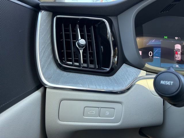 New 2025 Volvo XC60 T8 Plus w/ Protection Package Premier image 26