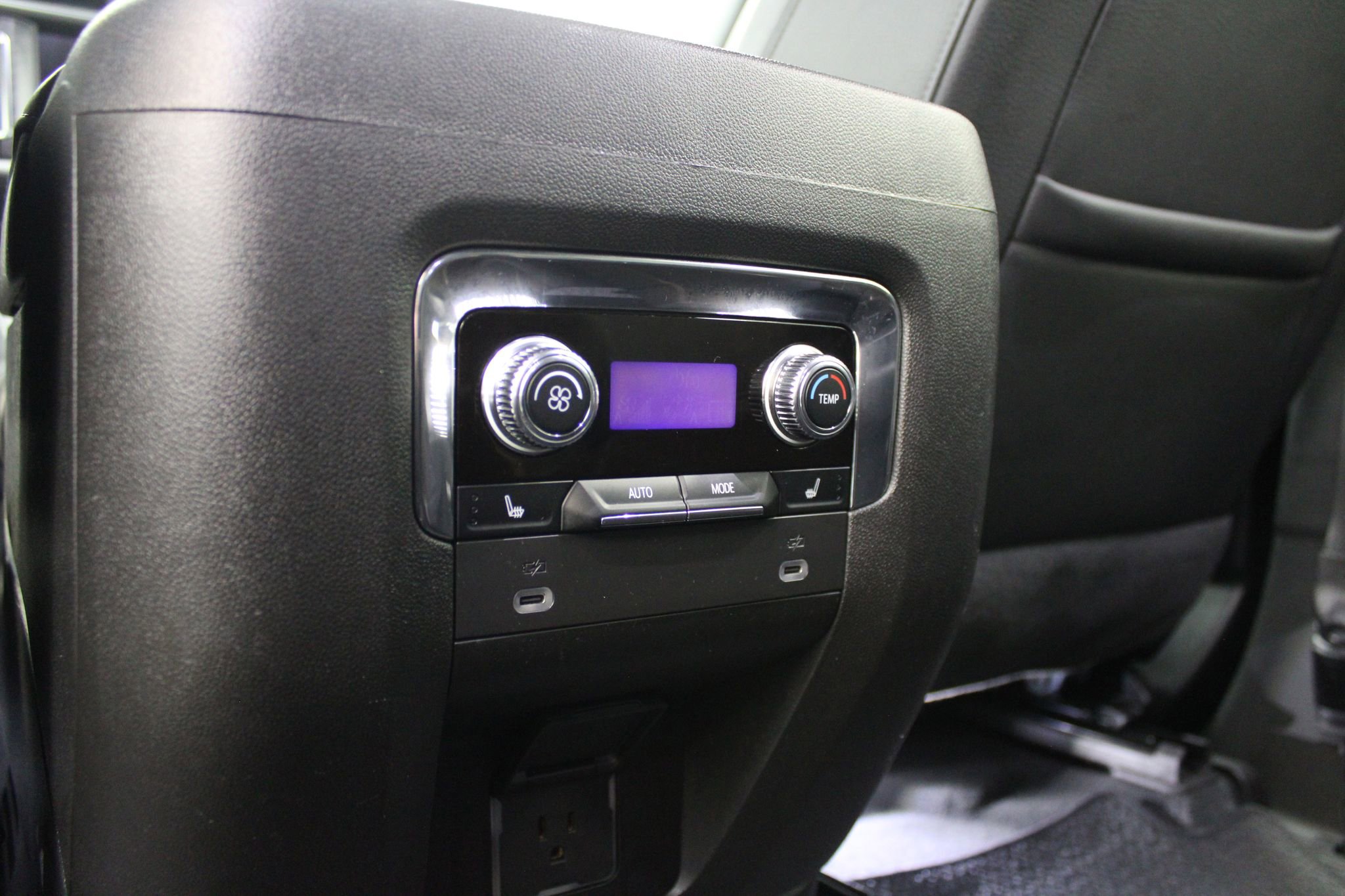 Used 2023 GMC Yukon Denali image 22