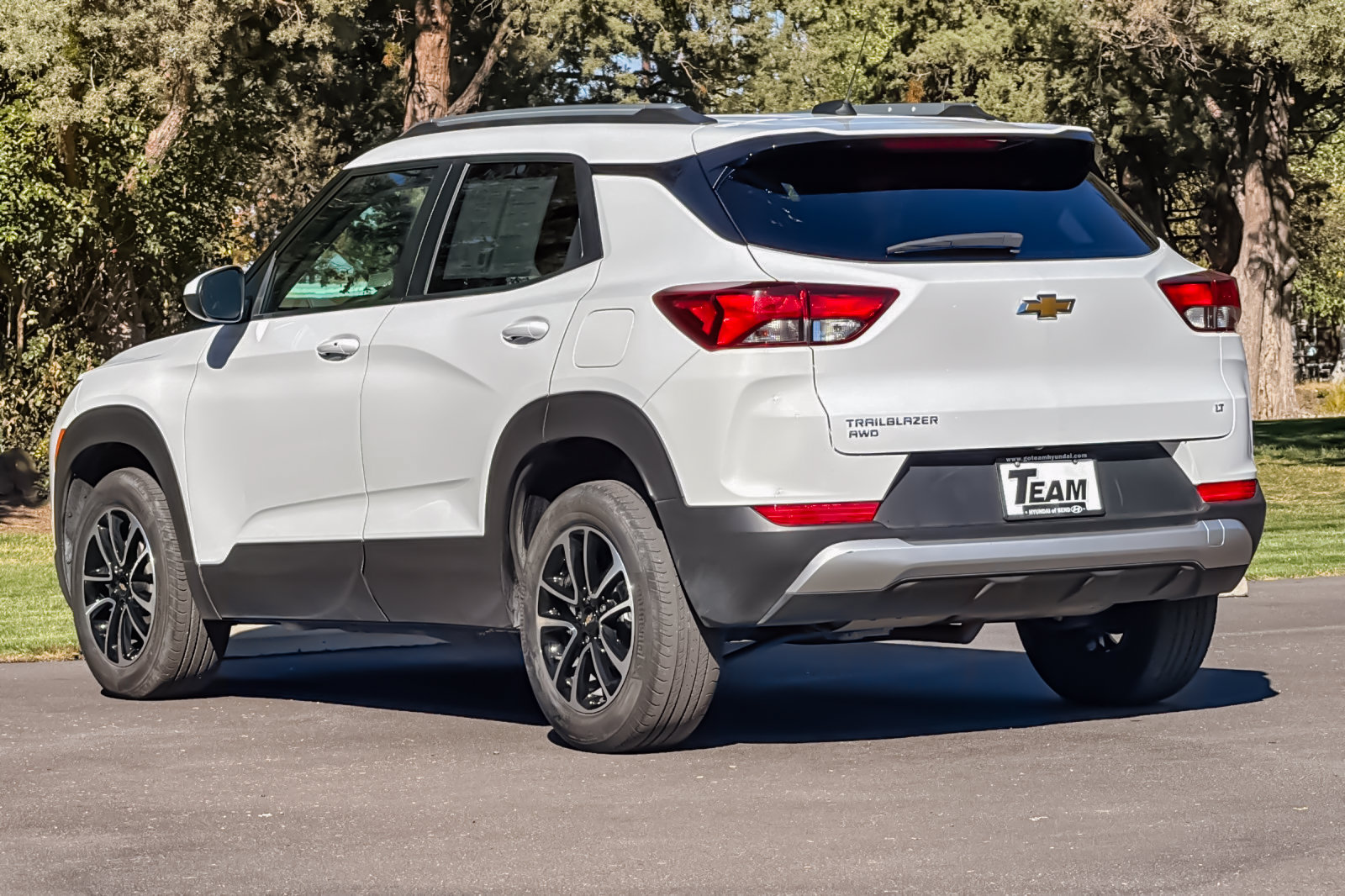 Used 2025 Chevrolet TrailBlazer LT AWD/4WD image 6