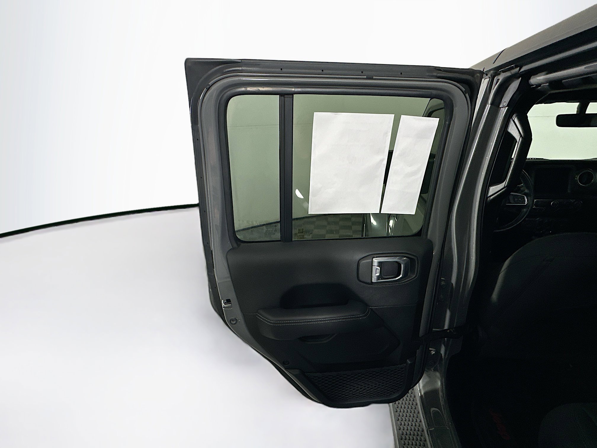 Used 2022 Jeep Wrangler Unlimited Sahara AWD/4WD image 25