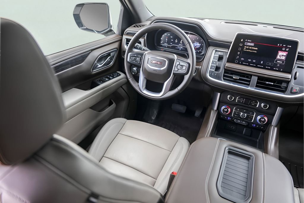 Used 2023 GMC Yukon SLT w/ SLT Luxury Package AWD/4WD image 31