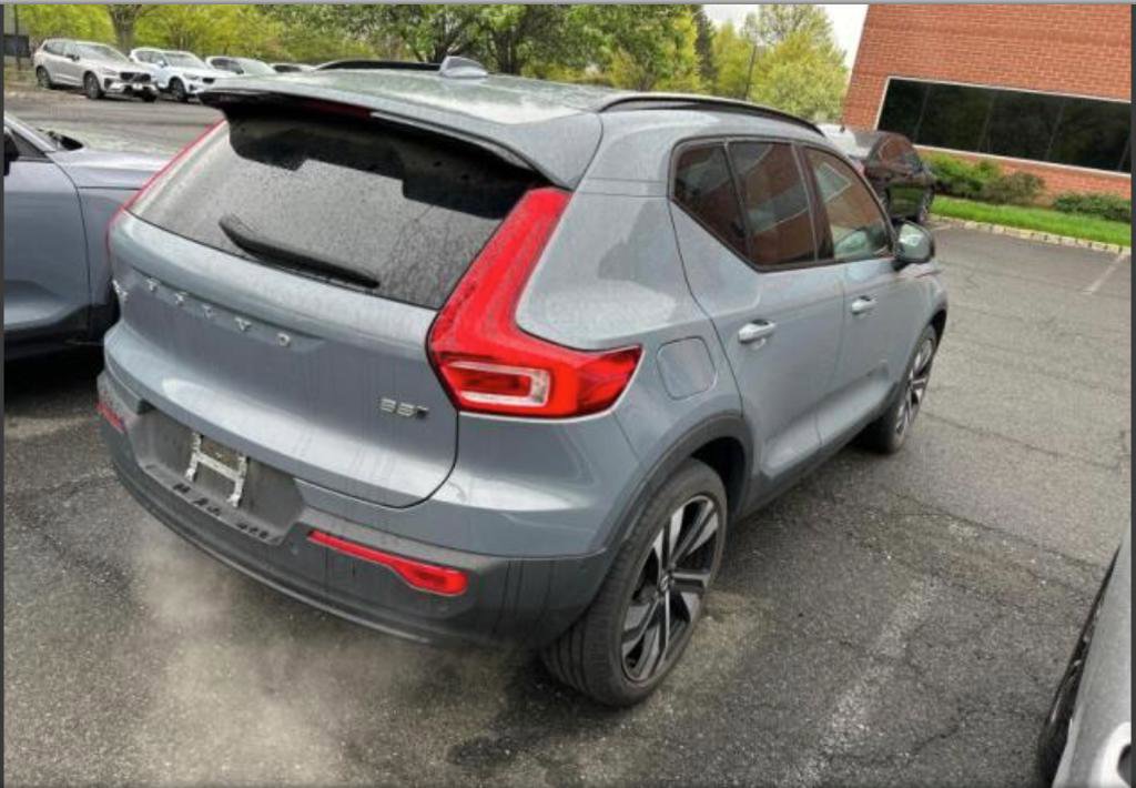 Certified 2023 Volvo XC40 B5 Plus w/ Protection Package Premier AWD/4WD image 11