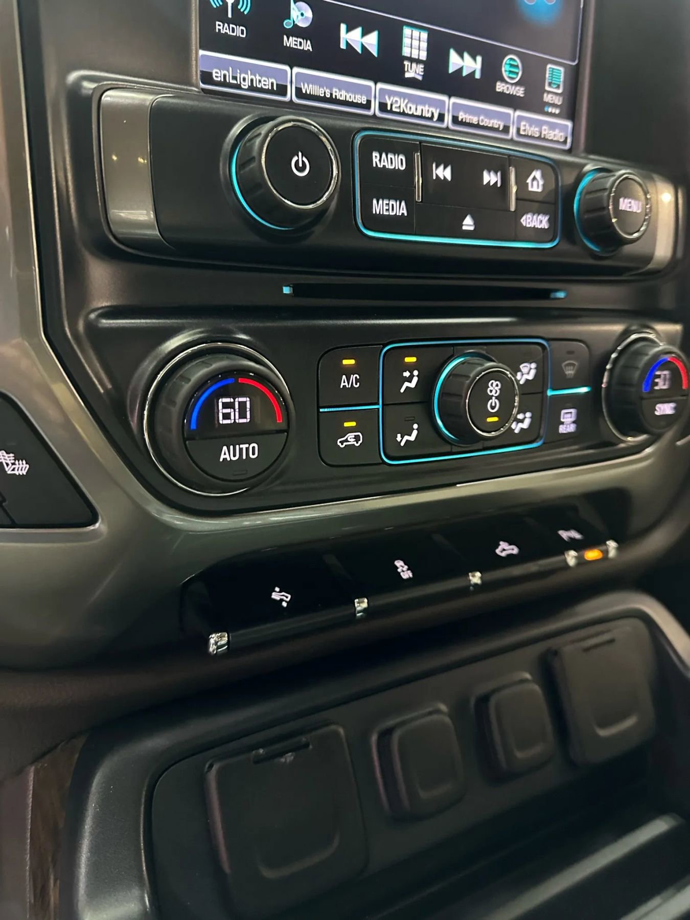 Used 2017 Chevrolet Silverado 1500 LT w/ All Star Edition image 19