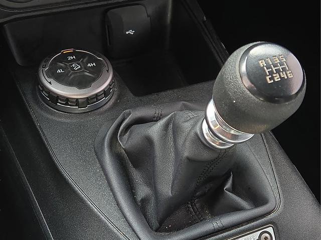 Used 2023 Ford Bronco 2-Door AWD/4WD image 29