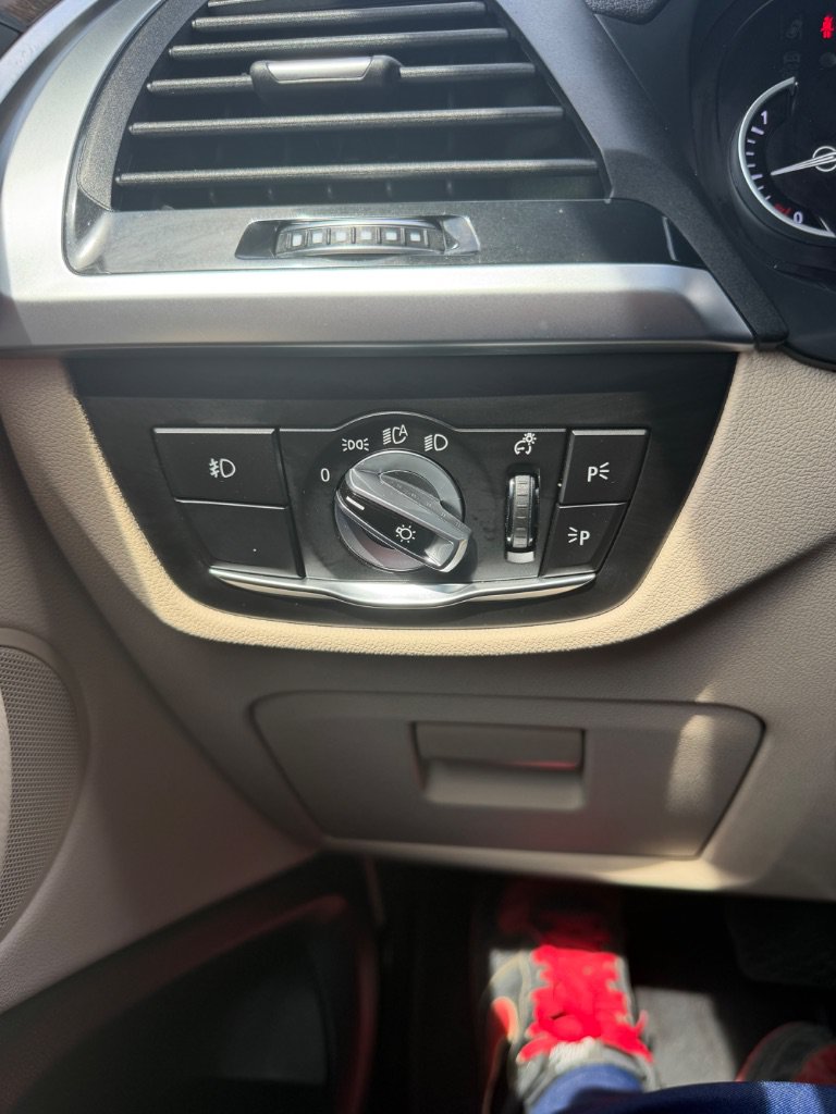 Used 2018 BMW X3 xDrive30i AWD/4WD image 13