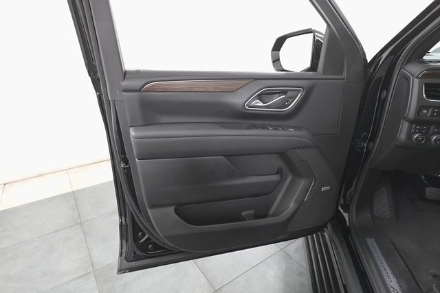 Used 2024 Chevrolet Suburban High Country w/ Premium Package image 7