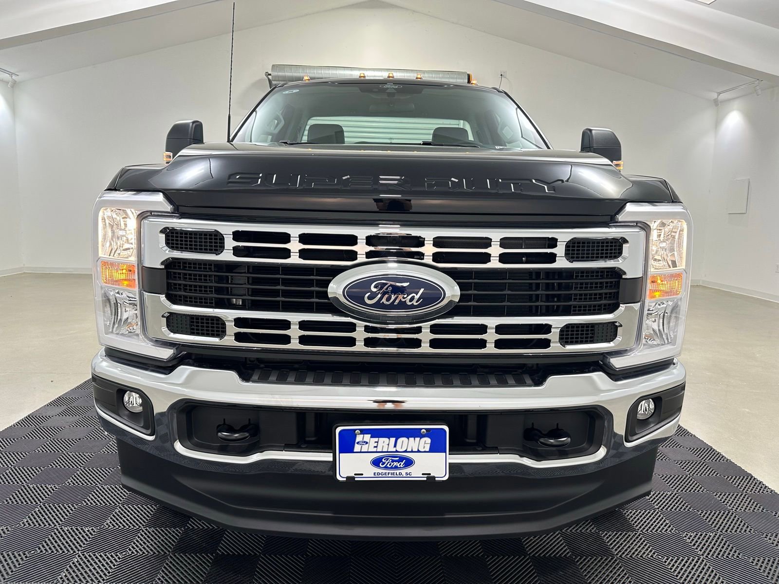 New 2025 Ford F350 XL w/ XL Chrome Package image 2