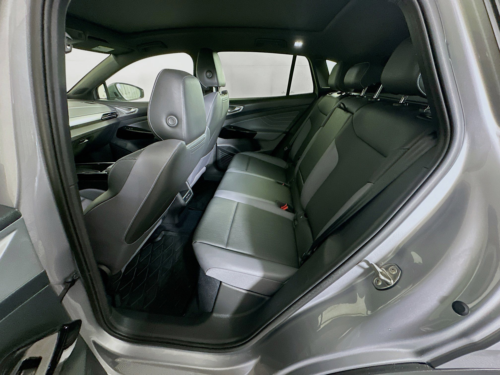 Used 2023 Volkswagen ID.4 S image 27