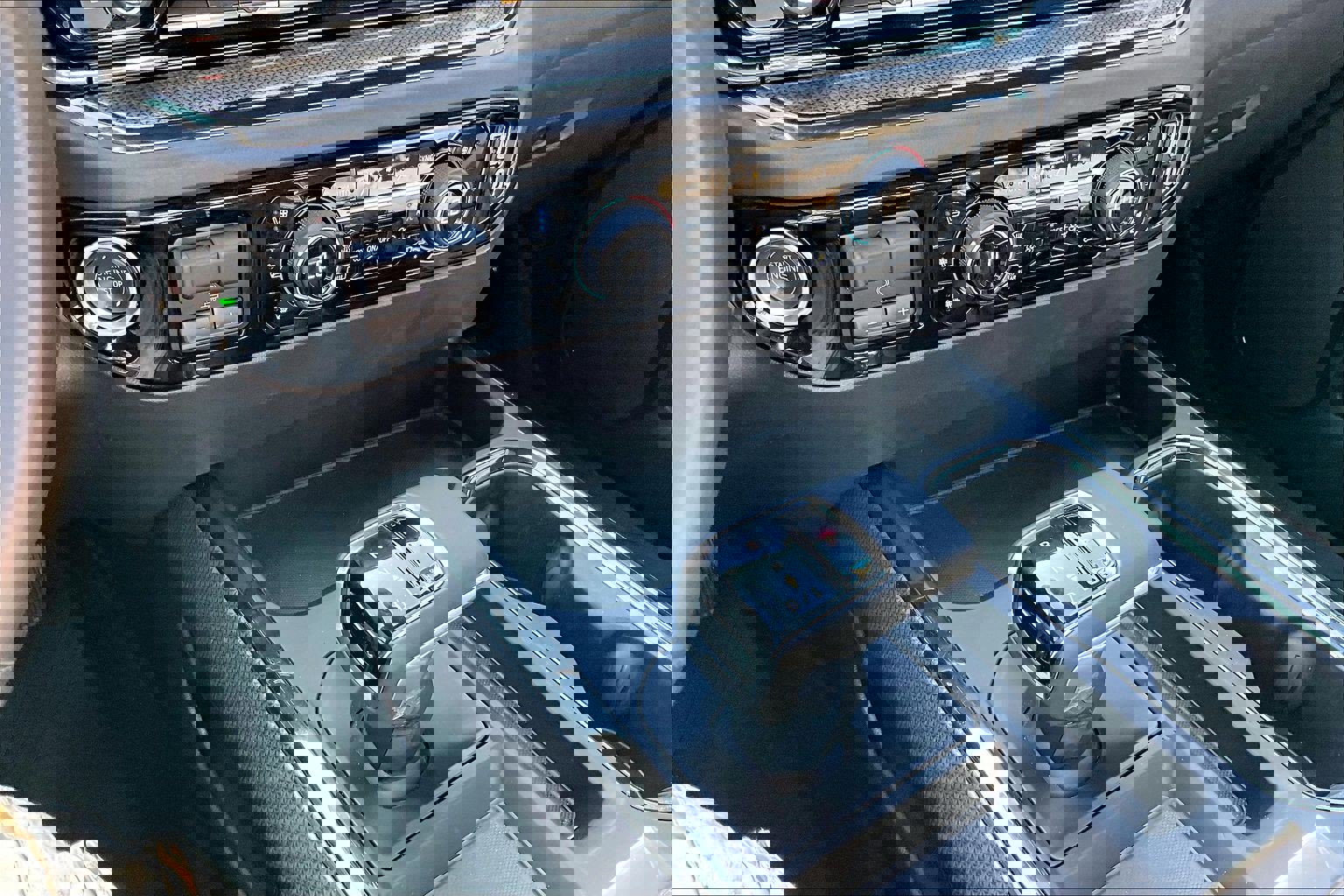 Certified 2023 Chevrolet Silverado 1500 ZR2 w/ Technology Package image 22