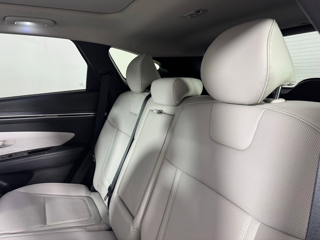 Used 2022 Hyundai Tucson Limited w/ Cargo Package FWD image 25