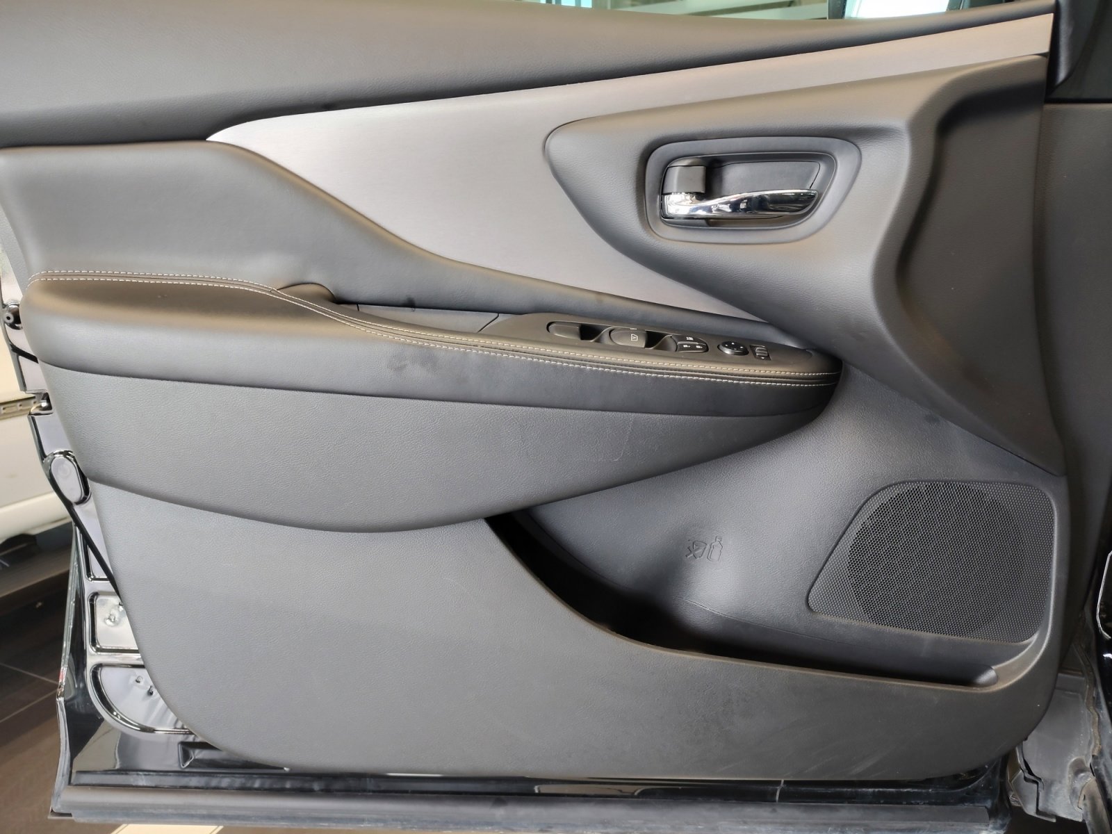 Certified 2024 Nissan Murano SV FWD image 28
