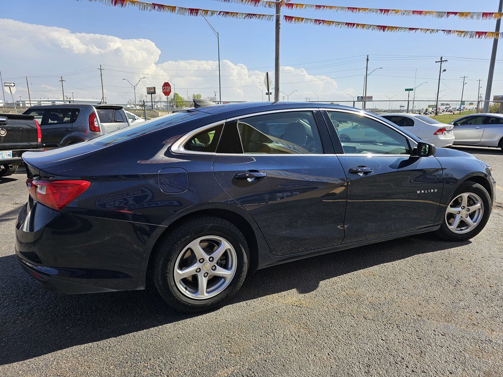 Used 2017 Chevrolet Malibu LS image 28