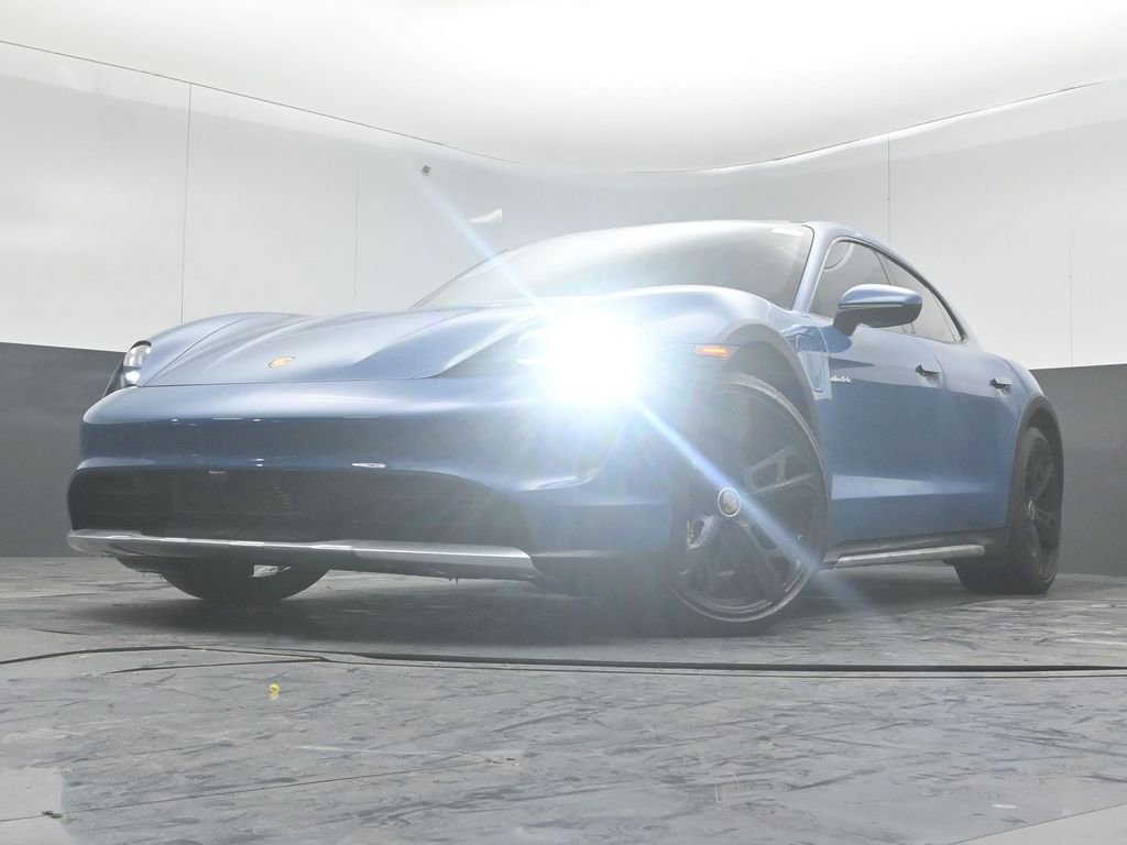 Used 2024 Porsche Taycan 4 Cross Turismo w/ Premium Package image 39