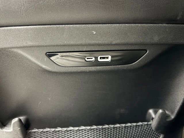 Used 2024 Chrysler Pacifica Touring-L image 11