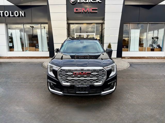 Used 2023 GMC Terrain Denali w/ Black Diamond Edition image 5