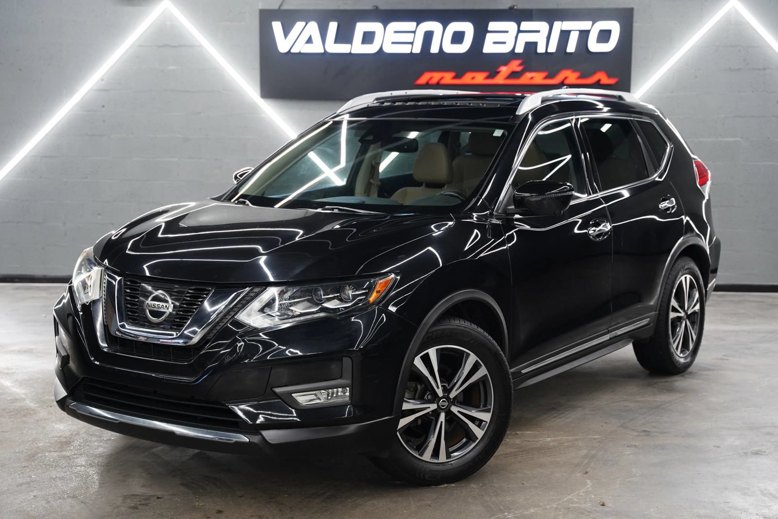 Used 2017 Nissan Rogue SL w/ SL Premium Package