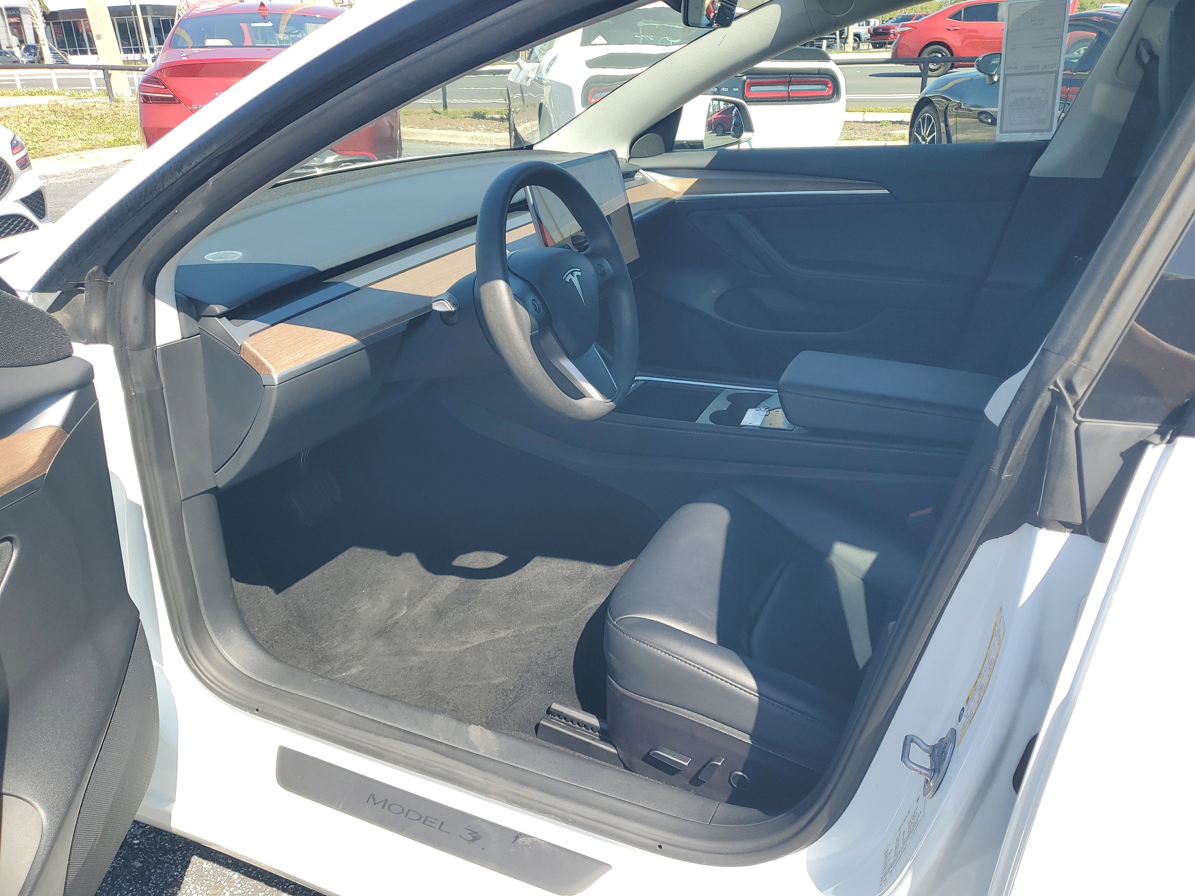 Used 2023 Tesla Model 3 Standard Range image 13