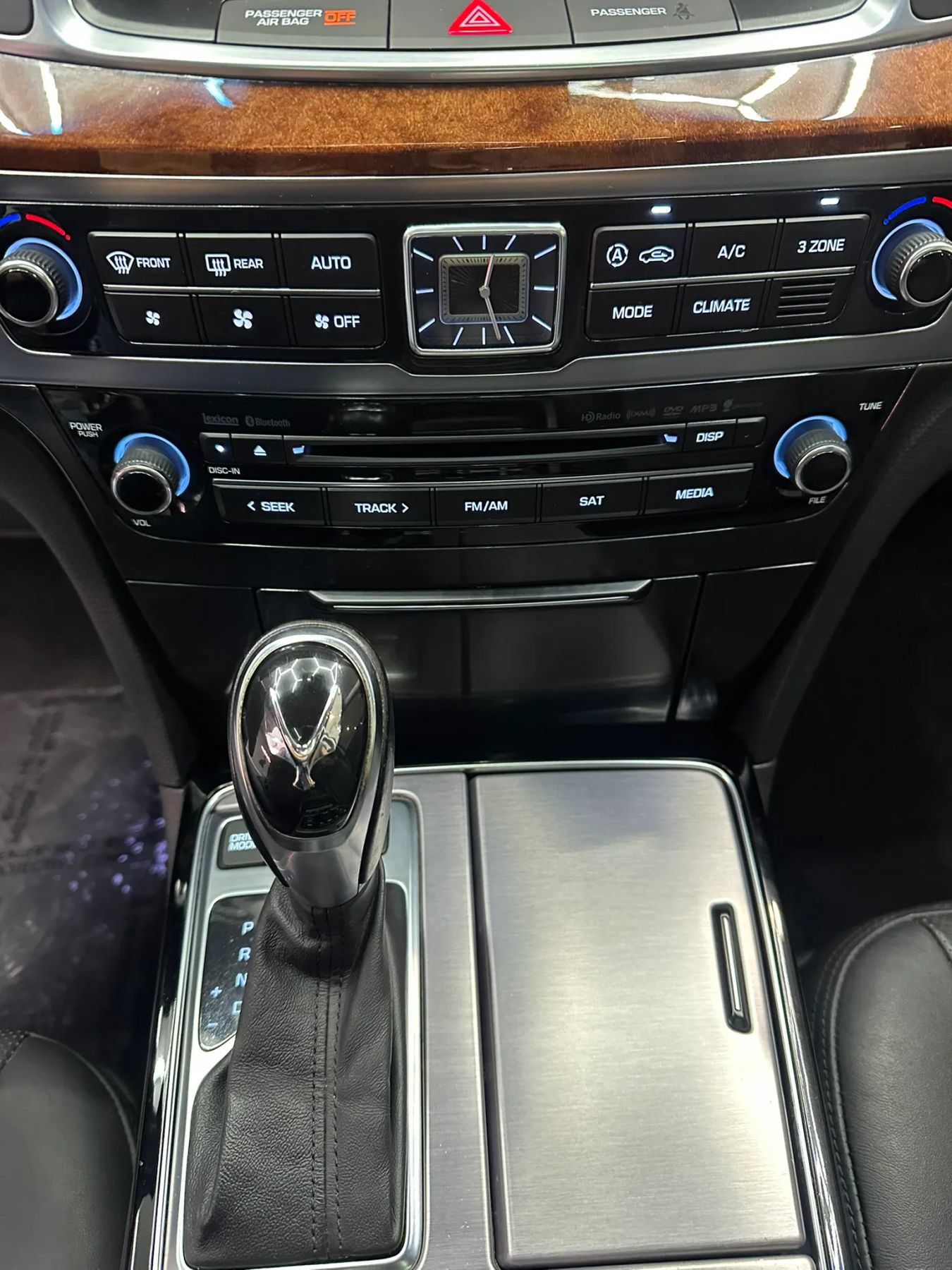 Used 2015 Hyundai Equus Signature RWD image 20
