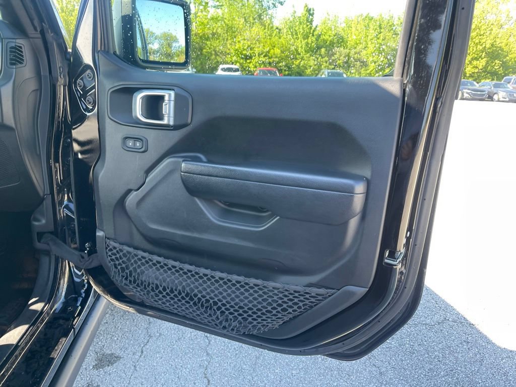 Used 2023 Jeep Wrangler Unlimited w/ Cold Weather Group AWD/4WD image 18