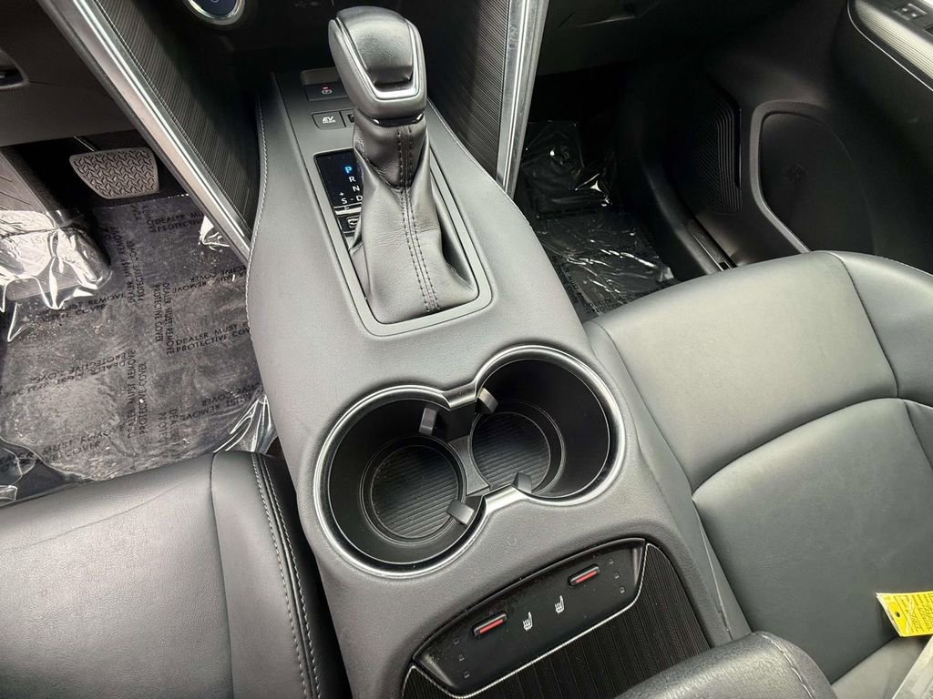 Used 2022 Toyota Venza XLE image 21