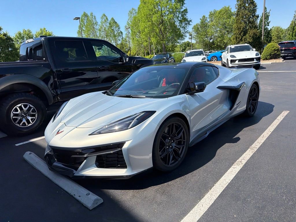 Used 2024 Chevrolet Corvette Z06 RWD image 12