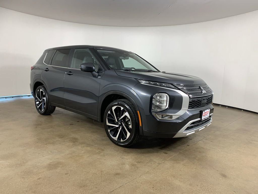 Used 2024 Mitsubishi Outlander SE image 5