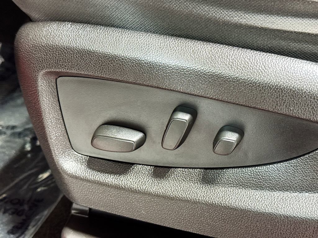 Used 2017 GMC Sierra 1500 SLE w/ Enhanced Driver Alert Package image 21