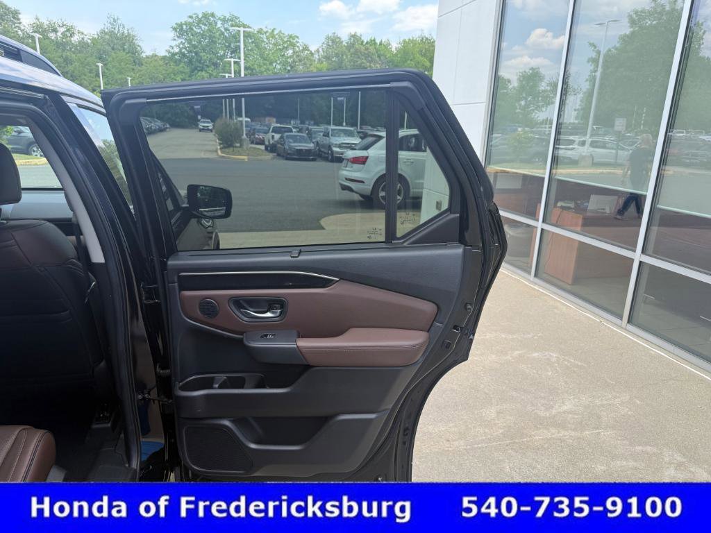 Certified 2025 Honda Pilot Elite image 19