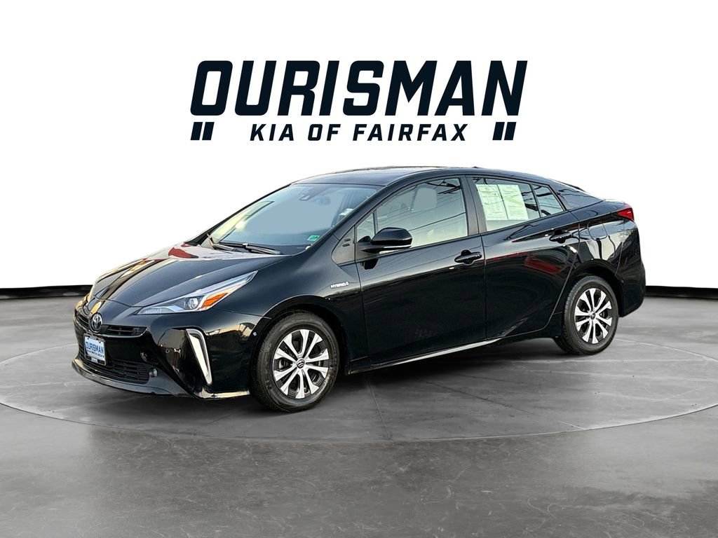 Used 2022 Toyota Prius XLE image 2
