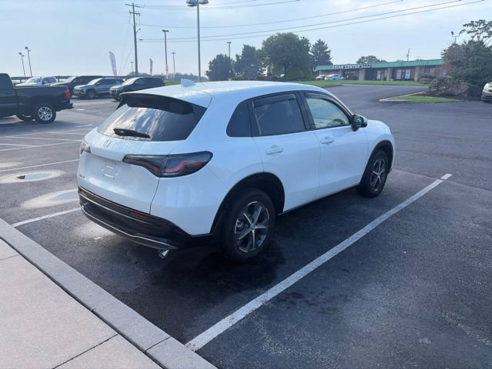Used 2024 Honda HR-V EX-L image 10