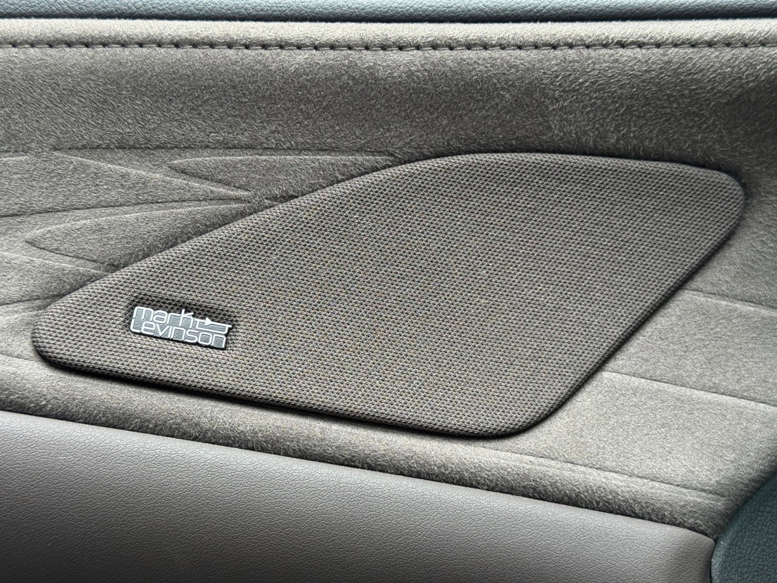 Used 2023 Lexus RX 350 w/ Luxury Package image 19