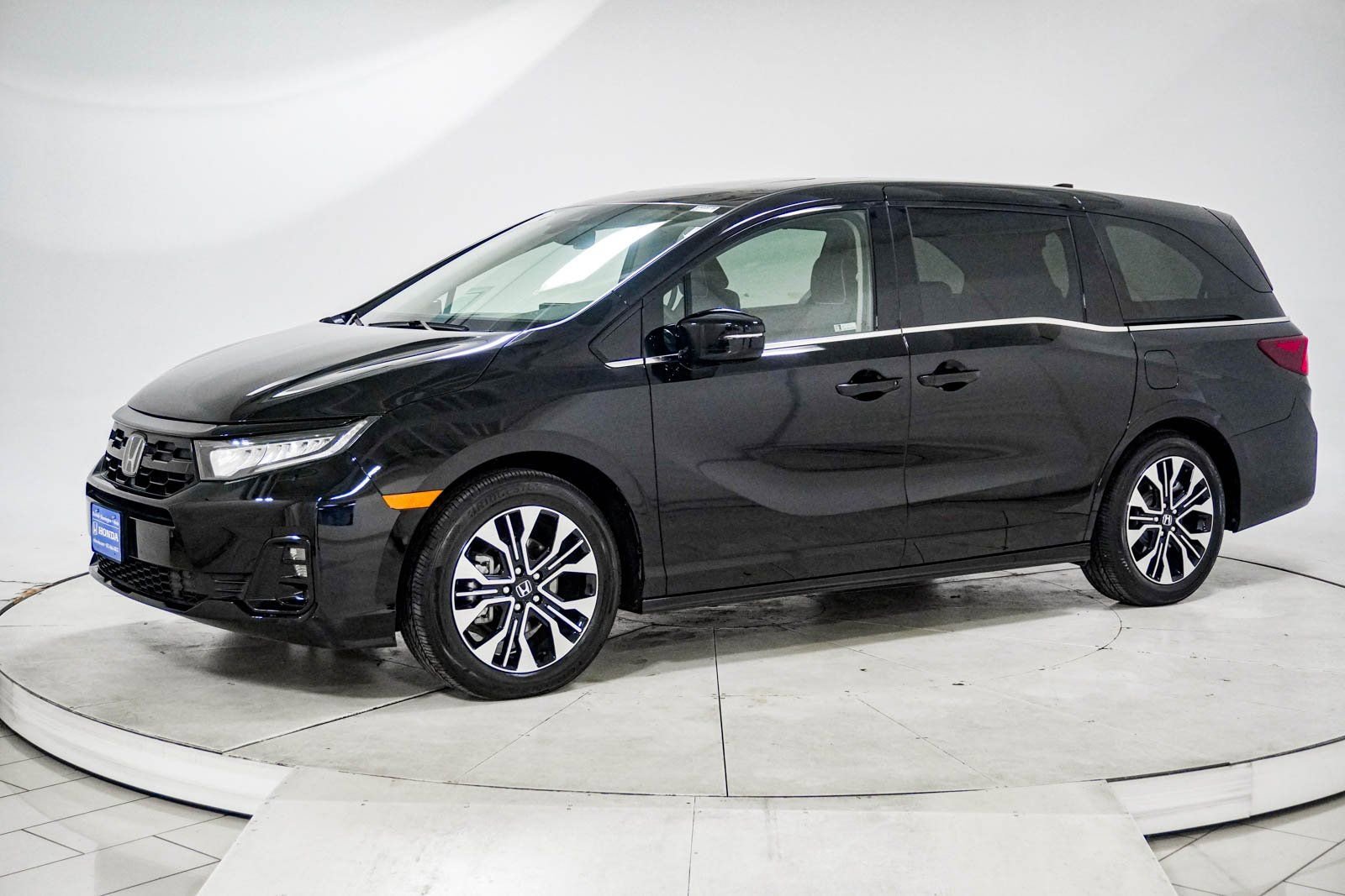 Certified 2026 Honda Odyssey Elite image 4