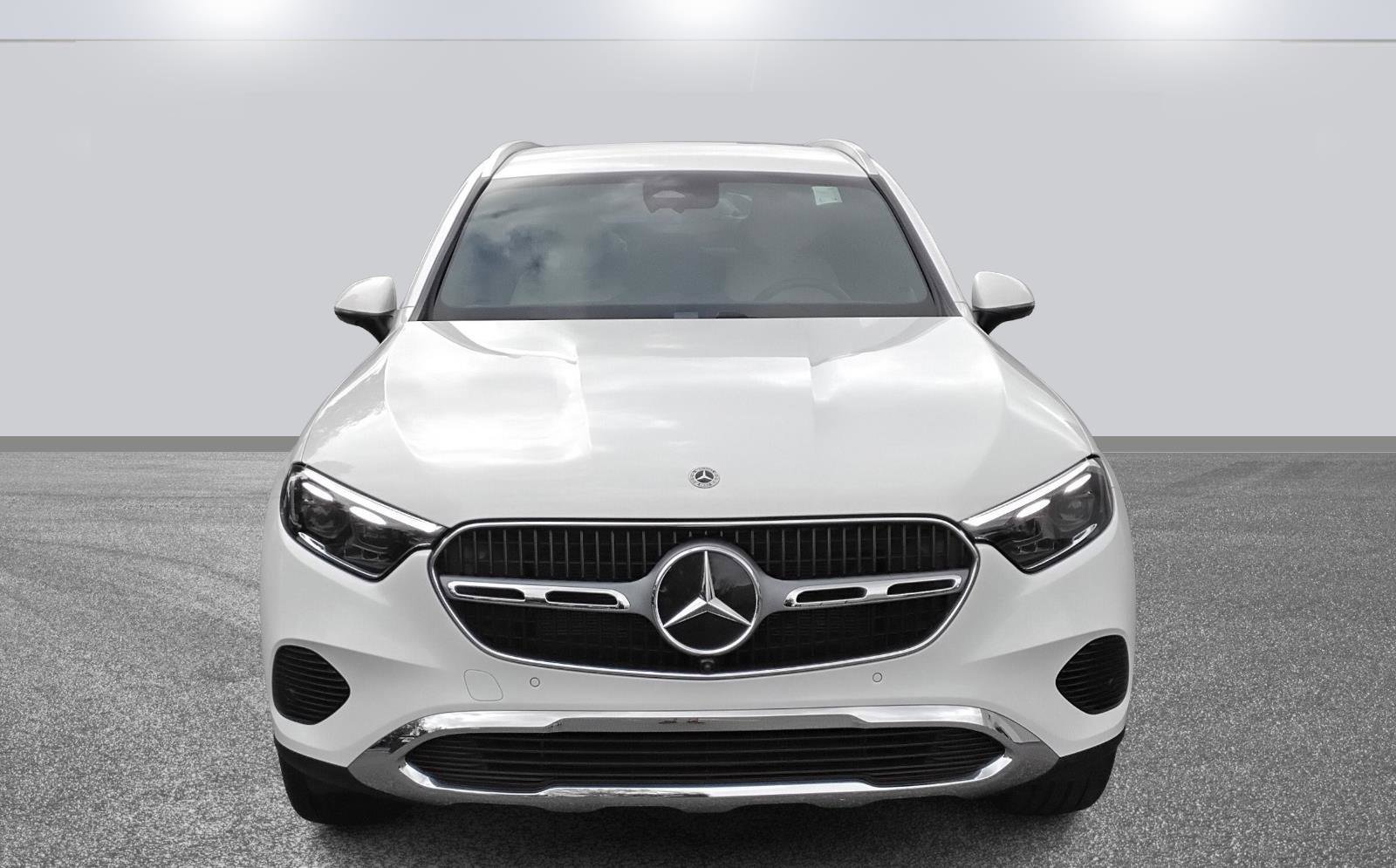 Used 2025 Mercedes-Benz GLC 300 GLC 300 image 2