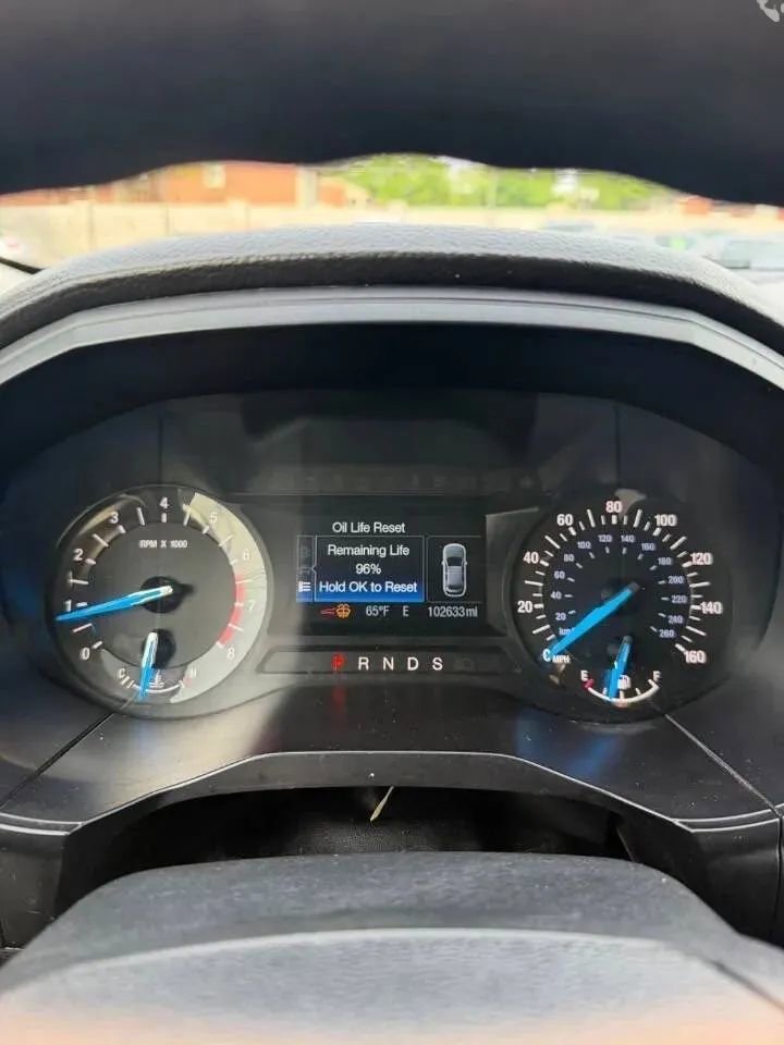 Used 2018 Ford Edge SE FWD image 14